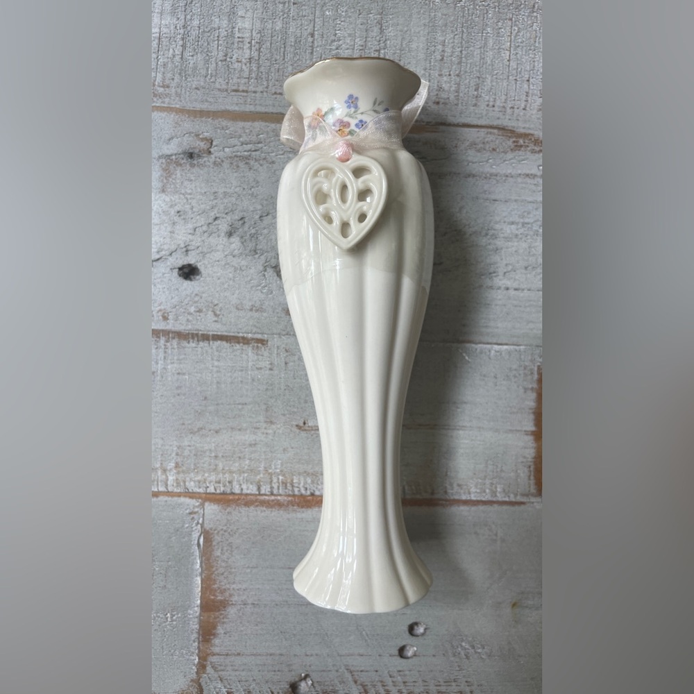 LENOX Bud Vase Great Condition Beautiful